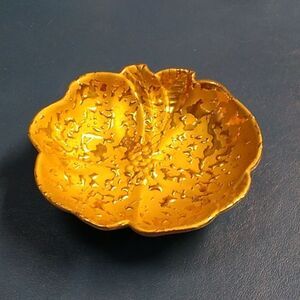 Vintage Elegant Weeping Bright Gold Leaf 22Kt Candy/Trinket Dish